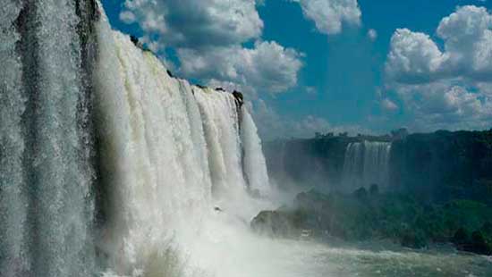 Visit iguazu falls